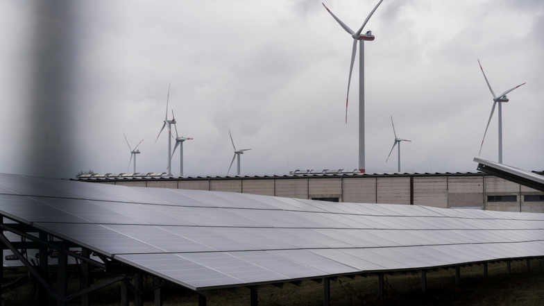 Bislang ist UKA aus Meißen vor allem als Windparkentwickler bekannt. Jetzt treibt das Unternehmen auch den Bau von Solarparks voran.