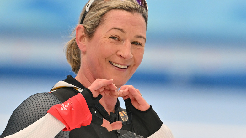 Glücklich trotz des letzten Platzes: Claudia Pechstein ist vor allem stolz auf ihre acht Olympia-Teilnahmen.