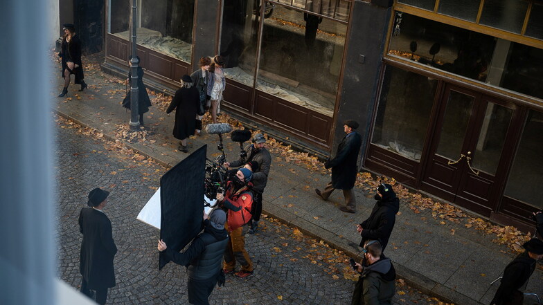 Dieses Jahr wurde in Görlitz für "Torstraße 1" gedreht, unter anderem auf der Steinstraße. Gerade in Corona-Zeiten zeigt sich der Fachkräftemangel in der Filmbranche.