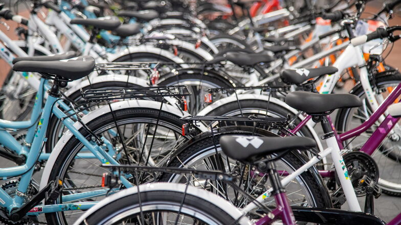 Wer ein günstiges Fahrrad sucht, kann jetzt bei der Stadtverwaltung Bautzen fündig werden. Sie verkauft Fundstücke.