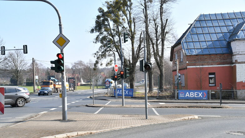 Ab der Kreuzung B6 und S177 wird ab April der neue Radweg nach Rossendorf zum Helmholtz-Zentrum gebaut.
