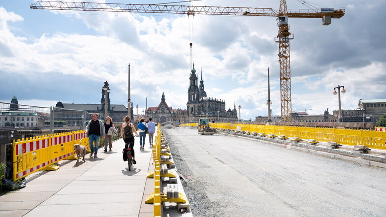 Die Dresdner Augustusbrücke ist bald fertig saniert. Aus der Idee eines reinen Fußgänger-Boulevards wird jedoch nichts.
