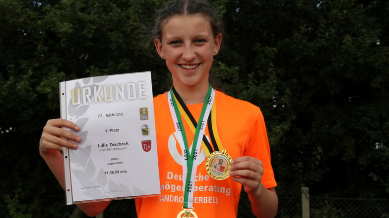 Lillie Dierbeck vom LSV 99 Hartha ist Mitteldeutsche Meisterin über 3.000 Meter. Lohn ist die Qualifikation für die Deutsche Meisterschaft.
