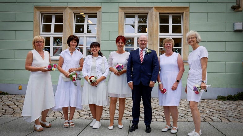 Die Leiter der Kamenzer Schulen liefen am Anfang des Zuges.