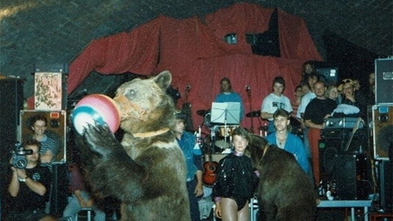 Als 1993 der 25. Jahrestag gefeiert wurde, gratulierten auch Zirkusbären