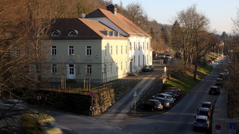 Das "Hanno" in Pirna: Das Haus soll jetzt an den Meistbietenden verkauft werden.
