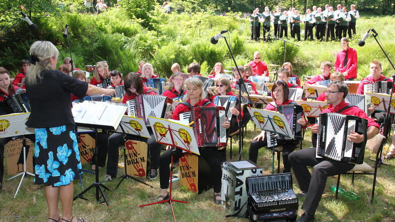 Chöre und Instrumental-Ensembles traten in den vergangenen Jahren im Seifersdorfer Tal auf. Wie schon 2020 musste das Konzert auch in diesem Jahr abgesagt werden.