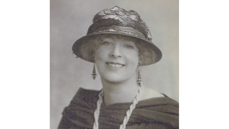 Als Fürstin von Pless, Gräfin von Hochberg und Freifrau von Fürstenstein war Daisy ein Fixstern der Gesellschaft Europas vor dem Ersten Weltkrieg.