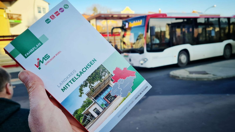 Den neuen Fahrplan gibt es auch als Buch in den Kundenbüros des VMS sowie am Reisezentrum am Döbelner Busbahnhof.