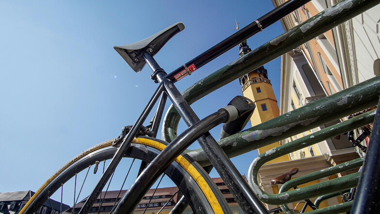 Die Polizei berät am Donnerstag in Bautzen, wie man sich unter anderem vor Fahrraddiebstahl schützen kann.