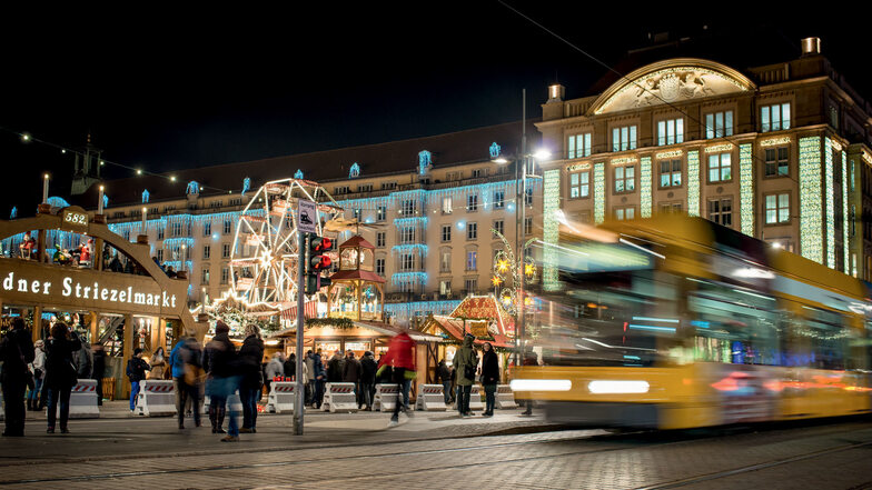 Der älteste Weihnachtsmarkt Deutschlands lockt seit dem 27. November Jung und Alt nach Dresden.