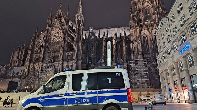 Seit Weihnachten gilt für den Kölner Dom eine Terrorwarnung, für Touristen ist die Kathedrale nicht mehr zugänglich.