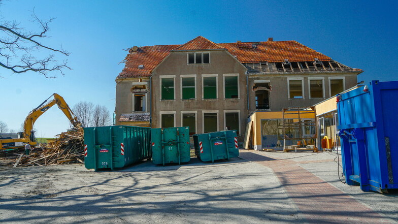 Im vergangenen Frühjahr startete der Abriss der ehemaligen Schule in Goldbach.