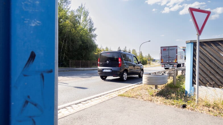 Am Rad- und Fußgängerübergang an der B 175 in Masten wird oft zu schnell gefahren. Hier soll ein stationärer Blitzer aufgestellt werden.