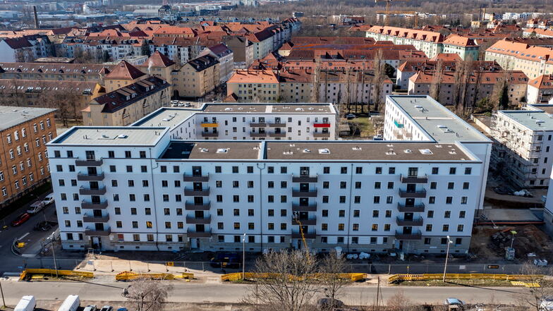 Eine Baustelle der Leipziger Wohnungs- und Baugesellschaft in der Saalfelder Straße: Auch in der Messestadt ist der Bedarf an günstigem Wohnraum groß.