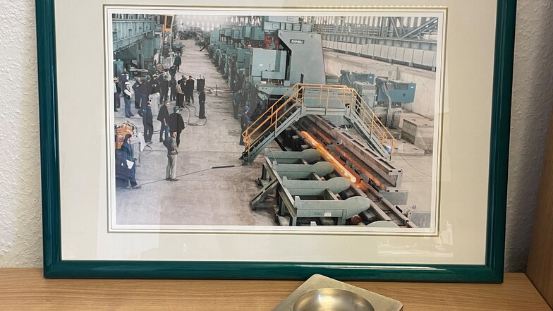 Das Foto erinnert an die erste von Feralpi in Riesa produzierte Stahl-Charge - am 13. April 1994.