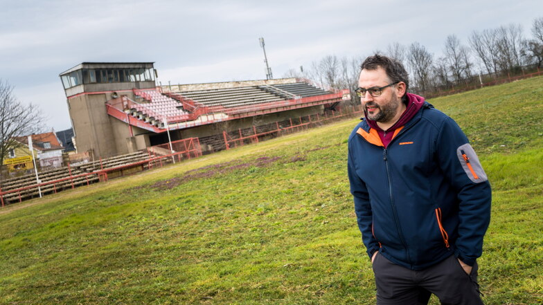 Jan Massarczyk ist die treibende Kraft hinter der Idee, dass im Ernst-Grube-Stadion noch einmal vor Zuschauern Fußball gespielt werden soll.