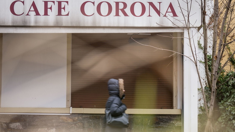 Ausgerechnet das Café mit dem Namen "Corona" in Frankfurt/Main musste schließen.