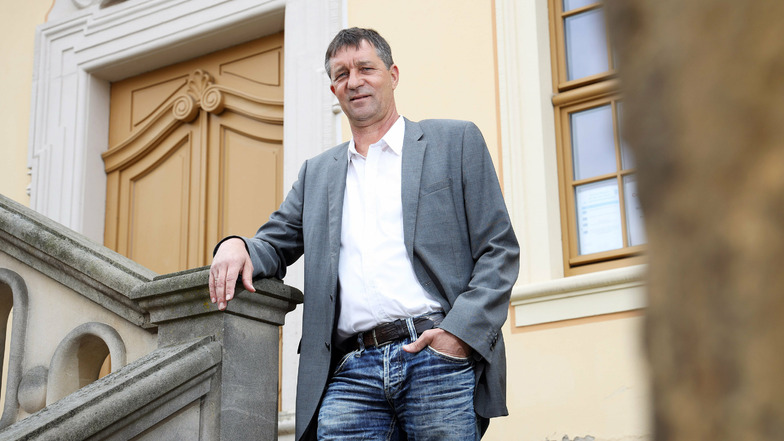 Der 53-jährige Dirk Zschoke tritt am 20. September zur Bürgermeisterwahl in Stauchitz an.