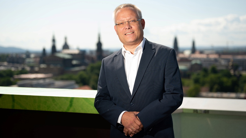 Jan Pratzka ist der neue Wirtschaftsbürgermeister von Dresden, der auch für Digitalisierung, Personal und Sicherheit verantwortlich ist.
