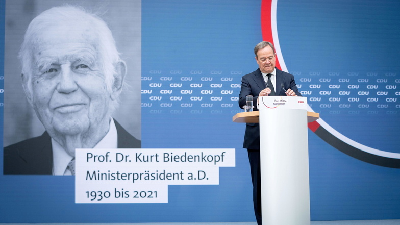 Armin Laschet spricht im Konrad Adenauer Haus, der CDU-Parteizentrale, zum Tod des ehemaligen sächsischen Ministerpräsidenten Kurt Biedenkopf (CDU) in einem Live-Statement.
