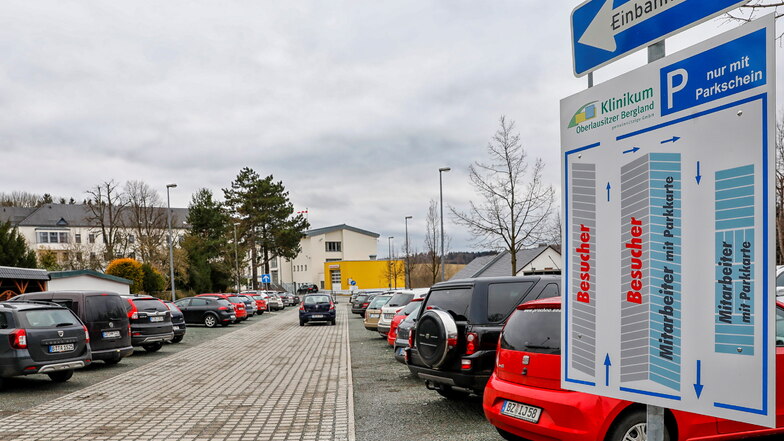 Der Besucherparkplatz der Klinik in Ebersbach
wird oft missbräuchlich genutzt.