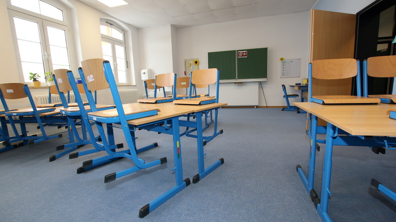 Ein Anblick, der bittere Erinnerungen an den Winter 2020/21 weckt. Auch in Großenhain mussten bereits zwei Schulen wegen zahlreicher positiv getesteter Schüler schließen.