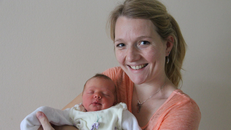 Emma
Geboren am 	4. Januar
Geburtsort 	Bautzen
Gewicht 	3.300 Gramm
Größe 	49 Zentimeter
Eltern 	Sandy und René Bohrer
Wohnort 	Bautzen 