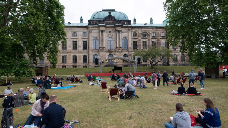 Die Parkflächen am Japanischen Palais in Dresden werden noch einmal neu ausgeschrieben.
