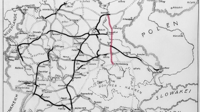 Die Karte von 1939 zeigt die ehrgeizigen Pläne, das Deutsche Reich mit Autobahnen zu vernetzen. Bis dahin waren rund 3000 Kilometer bereits befahrbar (schwarze Linien). Rot gekennzeichnet ist die Oder-Autobahn. Sie sollte Stettin mit Reichenberg verbinden