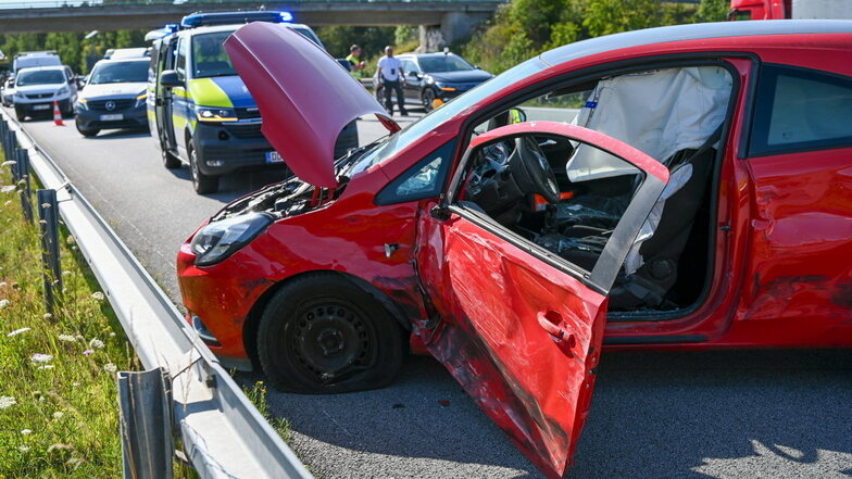 Ein Geisterfahrer hat am Montagnachmittag auf der A4 zwischen Weißenberg und Nieder Seifersdorf einen schweren Unfall verursacht.