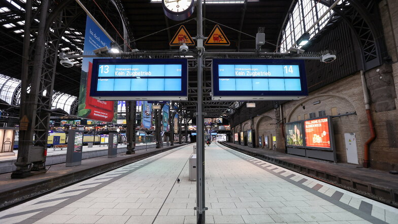 Am Montag ging vielerorts in Deutschland gar nichts mehr - welche Rechte Fahrgäste jetzt haben.