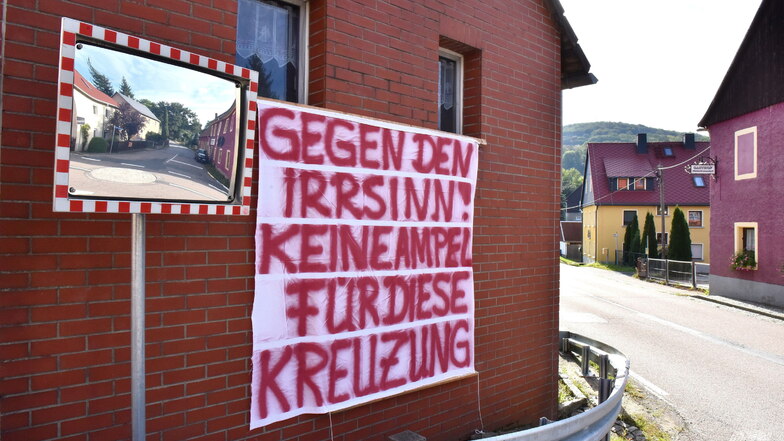 Mit diesem Protestplakat reagierten die Niederfrauendorfer gegen einen möglichen Ampelbau.