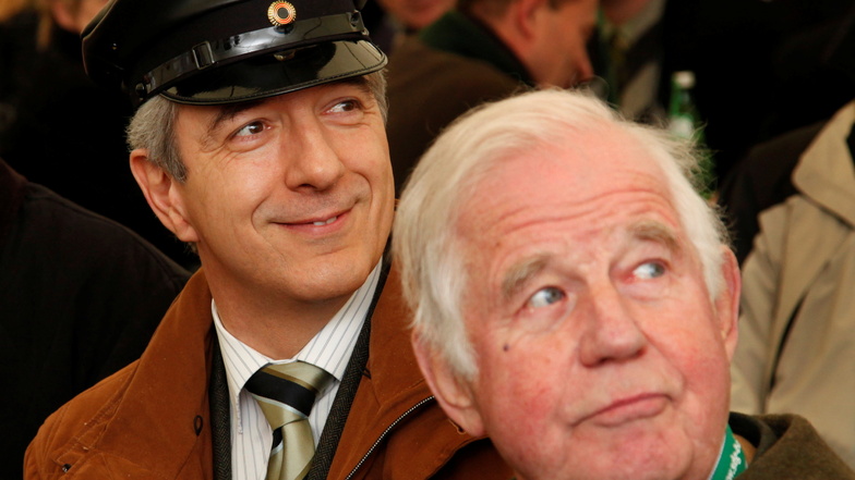 2008: Mit dem damaligen Ministerpräsidenten Stanislaw Tillich bei der Wiederinbetriebnahme der Weisseritztalbahn.