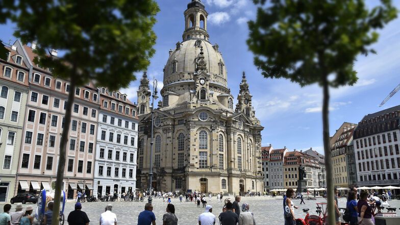 Wieder Touristen in Dresden auf den Straßen und in den Cafés