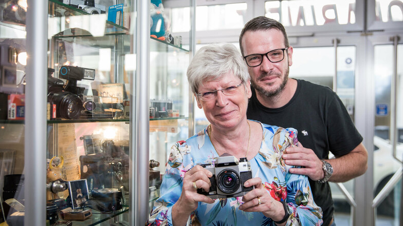 Seit rund zehn Jahren stärkt ihr Sohn Jörg Ute Grohmann den Rücken im Geschäft auf der Rothenburger Straße.
