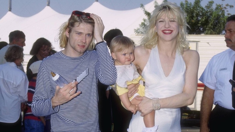 Kurt Cobain mit seiner Freundin Courtney Love und Tochter Francis Bean Cobain 1993 bei den MTV Music Awards.