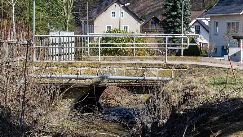 Diese Steinbogenbrücke in Mittel-Reichstädt wird ersetzt.