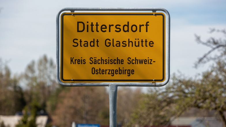 Der Gehweg in Ditterdorf wird verlängert. Dafür stellt die Stadt 177.000 Euro bereit.