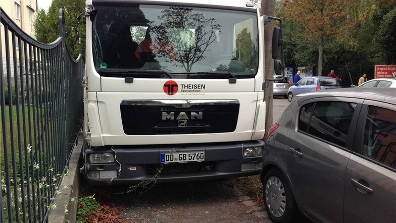 Der Lkw war auf der Harkortstraße in der Leipziger Vorstadt gestohlen worden. Über Stolpen ging es auf der Flucht zurück nach Dresden.