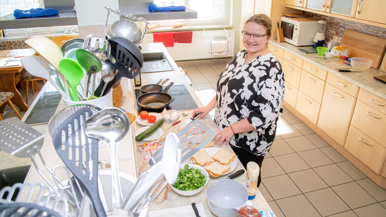 Sylvia Hanske-Arlt veranstaltet internationale Kochabende im Kinder- und Familienzentrum Niesky.