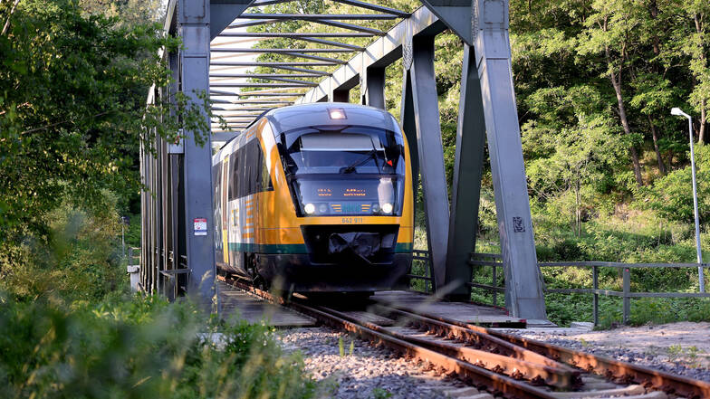 Bald sollen die Odeg-Züge wieder durchs Neißetal zwischen Zittau und Görlitz rollen.