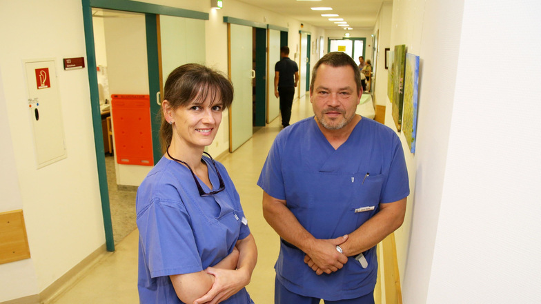 Mandy Domel und Chris Heyter sind seit Juli zwei neue Unfallchirurgen im Krankenhaus Niesky. Zudem leitet Dr. Domel die Notfallaufnahme.