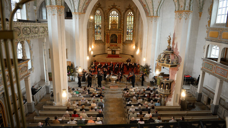 Die Stadtkirche Dippoldiswalde bietet beste Voraussetzungen für Konzerte. Darum findet am Sonnabend ein spezieller Auftritt mit drei Ensembles statt.