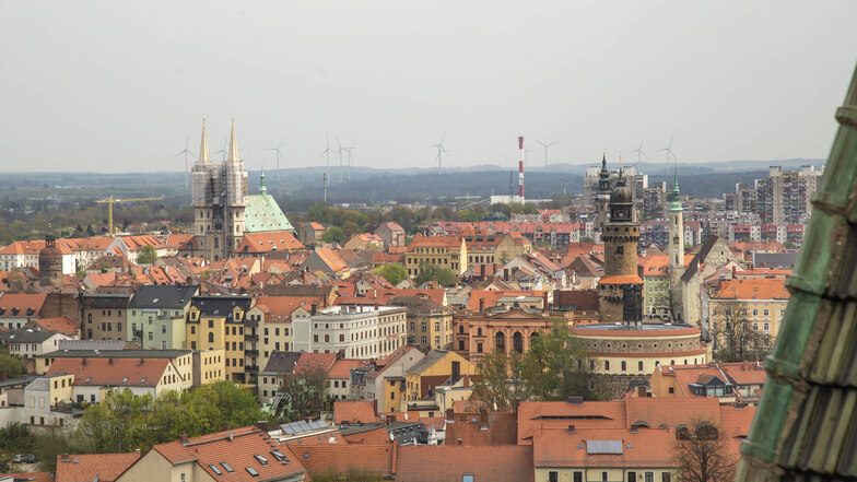 Die Altstadt mit Peterskirche, Reichenbacher Turm und Kaisertrutz