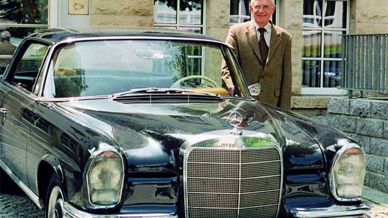 Walter Lange verstand nicht nur etwas von schönen Uhren. Er fuhr auch gern elegante Autos wie diesen Mercedes.