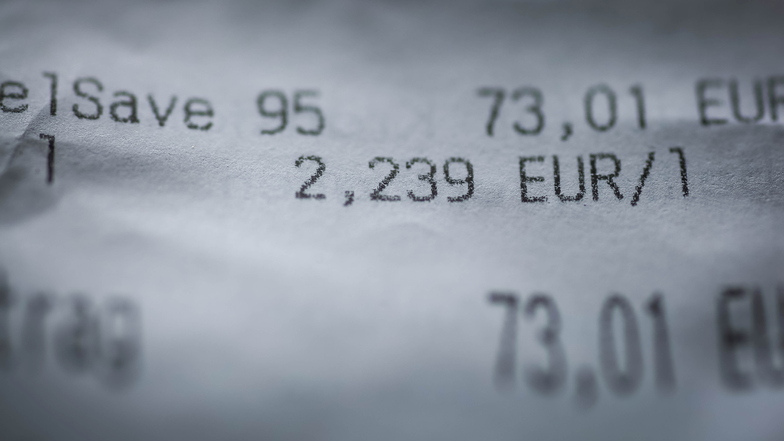 Zuletzt stöhnten viele Autofahrer über Preise von weit über 2 Euro pro Liter.