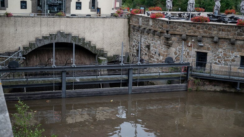 Die Schleuse am Wasserwerk an der Vierradenmühle ist bereits geschlossen.