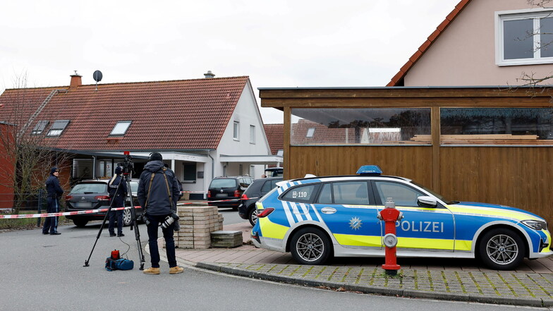 Eine Gewalttat hat am Freitag den 6.800-Einwohner Ort Weisendorf nahe Erlangen in Mittelfranken erschüttert.