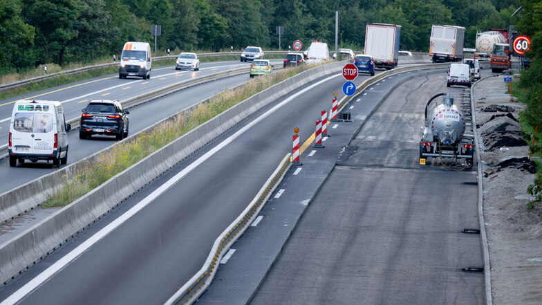 Auf der Autobahn von Bautzen in Richtung Görlitz starten jetzt bei Bautzen Arbeiten zur Fahrbahnerneuerung.